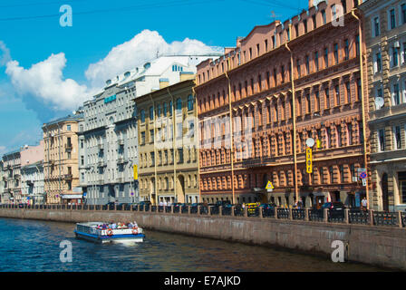Gita turistica di barche di crociera, fiume Moyka, San Pietroburgo, Russia, Europa Foto Stock