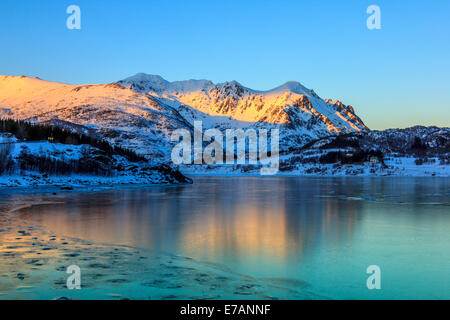 Tramonto sul fiordo norvegese Foto Stock