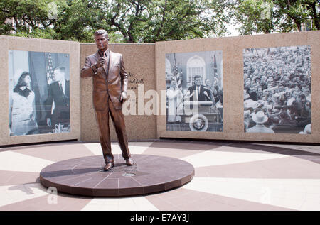 John F Kennedy statua in Dallas Texas Foto Stock