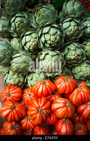 Frutta e verdura al mercato del sabato in Beaune, Dordogne, Francia Foto Stock