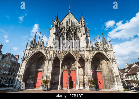 La gotica Cattedrale di St Pierre-et-san Paolo nella città di Troyes in Champagne di Francia Foto Stock