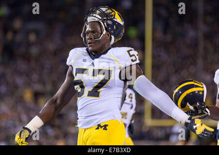 South Bend, Indiana, Stati Uniti d'America. 6 Sep, 2014. Michigan DE FRANK CLARK (57) durante il secondo trimestre contro Notre Dame. Il Notre Dame Fighting Irish sconfitto il Michigan ghiottoni 31-0 a Notre Dame Stadium di South Bend, Indiana. © Frank Jansky/ZUMA filo/Alamy Live News Foto Stock