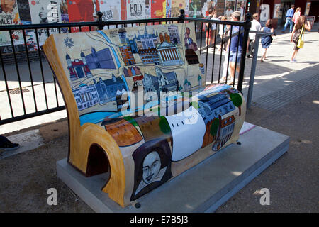 Riverside Trail - Shakespeare panca su Bankside - London REGNO UNITO Foto Stock