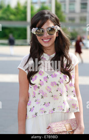 Elizabeth Savetsky arrivando a La Carolina Herrera pista show di New York City - Settembre 8, 2014 - Foto: Pista Manhattan/Charles Eshelman Foto Stock