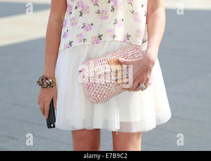 Elizabeth Savetsky arrivando a La Carolina Herrera pista show di New York City - Settembre 8, 2014 - Foto: Pista Manhattan/Charles Eshelman Foto Stock