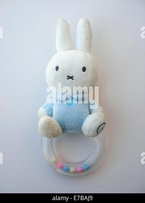 Carino Miffy Baby toy ritagliare isolati su sfondo bianco Foto Stock