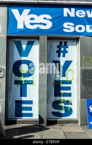 Graffiti nazista rovinare la Newington e Southside sì campagna indipendenza scozzesi locali Newington Edinburgh Foto Stock