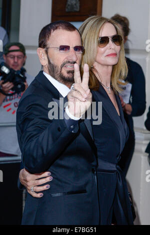 Barbara Bach e Ringo Starr arriva al GQ Men of the Year Awards su 02/09/2014 at Royal Opera House, Londra. Persone nella foto: Barbara Bach, Ringo Starr. Foto di Julie Edwards Foto Stock