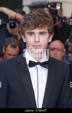 Freddie Highmore arriva al GQ Men of the Year Awards su 02/09/2014 at Royal Opera House, Londra. Persone nella foto: Freddie Highmore. Foto di Julie Edwards Foto Stock