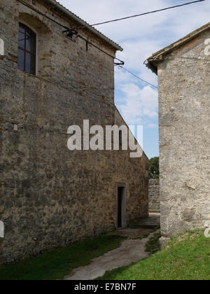 Case in Hum, la più piccola città del mondo, che si trova in Croazia. Foto Stock