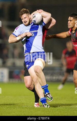 Salford, Regno Unito. Xii Sep, 2014. Super League Rugby. Salford rossi rispetto a Widnes Vikings. Widnes Vikings prop Ben Kavanagh in azione. Credito: Azione Sport Plus/Alamy Live News Foto Stock