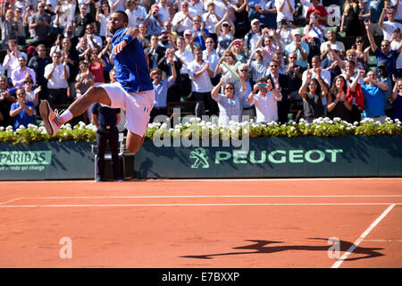 Roland Garros di Parigi, Francia. Xii Sep, 2014. Davis Cup Tennis semifinali, Francia contro la Repubblica ceca. Jo Wilfried Tsonga (fra) Credito: Azione Sport Plus/Alamy Live News Foto Stock