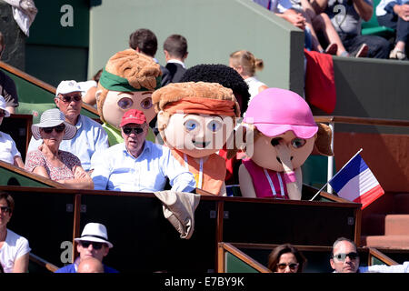 Parigi, Francia. Xii Sep, 2014. Davis Cup Tennis semifinali, Francia contro la Repubblica ceca. I sostenitori della Francia in fancy dress Credit: Azione Plus sport/Alamy Live News Foto Stock