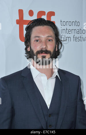 Toronto, Ontario, Canada. Xii Sep, 2014. Attore BRYAN VERONNEAU assiste "Il falsario' premiere durante il 2014 Toronto International Film Festival a Roy Thomson Hall il 12 settembre 2014 a Toronto in Canada. Credito: Igor Vidyashev/ZUMA filo/Alamy Live News Foto Stock
