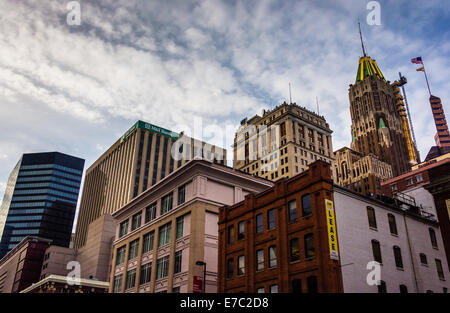 Cluster di highrises in downtown Baltimore, Maryland. Foto Stock