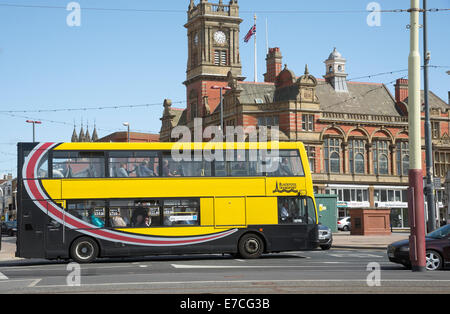 Double Decker bus del Blackpool sistema di trasporto Blackpool Lancashire Regno Unito Foto Stock