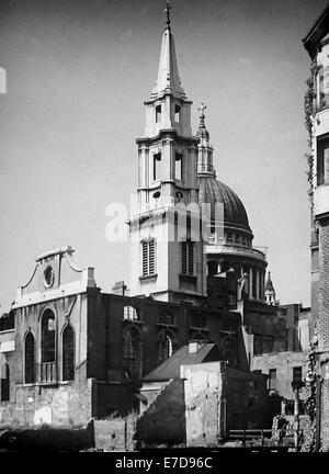 WW2 bomba danno - Chiesa di St Vedast Foster Lane Londra nel luglio 1946 Foto Stock