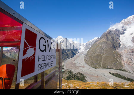 Un riparo di emergenza sopra il Vallon de la lex Blanche in Italia, al di sotto di Mont Blanc. Foto Stock