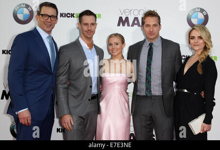 Los Angeles premiere di "Veronica Mars" tenutasi presso la leva TCL Chinese Theatre - tappeto rosso arrivi con: Rob Thomas,Jason Dohring,Kristen Bell,Ryan Hansen,Amanda Noret dove: Hollywood, California, Stati Uniti quando: 12 Mar 2014 Foto Stock