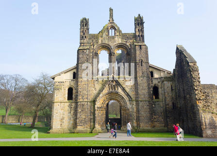 Abbazia di Kirkstall kirkstall, Leeds, West Yorkshire, Inghilterra. Un secolo XII rovinato monastero cistercense. Foto Stock