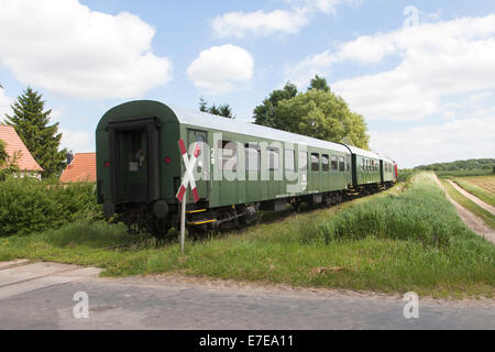 In treno in dolgen, feldberger seenlandschaft, Mecklenburgische Seenplatte district, mecklenburg-vorpommern, Germania Foto Stock