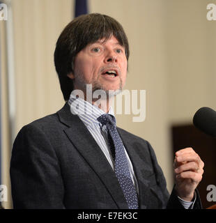 Washington, DC, Stati Uniti d'America. Xv Sep, 2014. 20140915 - regista Ken Burns parla durante una media pranzo presso il National Press Club a Washington. Il suo ultimo progetto di documentario ripercorre la vita e i tempi della famiglia Roosevelt. Credito: Chuck Myers/ZUMA filo/Alamy Live News Foto Stock