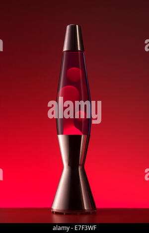 Lava lamp in red on immagini e fotografie stock ad alta risoluzione - Alamy