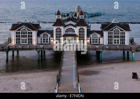 Molo di Sellin, Rügen Isola, Meclemburgo-Pomerania Occidentale, Germania Foto Stock