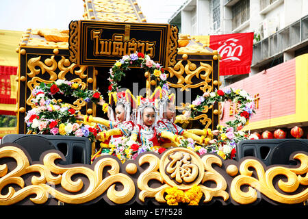 Sfilata di Golden Dragon, Nakhon Sawan, Thailandia Foto Stock