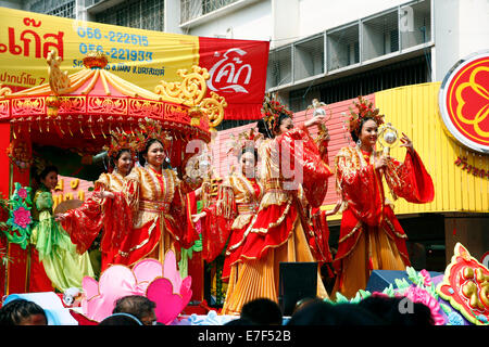 Sfilata di Golden Dragon, Nakhon Sawan, Thailandia Foto Stock