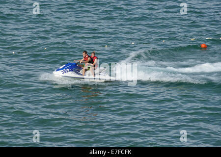 Jet Ski a San Marino Beach, Lopar, isola di Rab, golfo di Kvarner, Croazia Foto Stock