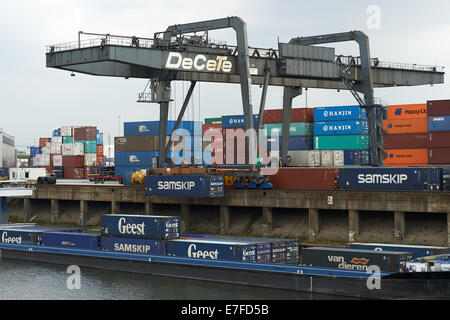 Contenitore porta Duisport, Duisburg, Germania. Foto Stock