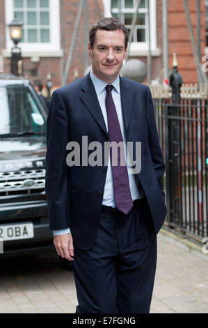 Londra, Regno Unito. 16 ottobre, 2014. Il cancelliere George Osborne lascia quattro Matthew Parker Street dopo una riunione del gabinetto, Martedì 16 Settembre, 2014. Credito: Heloise/Alamy Live News Foto Stock