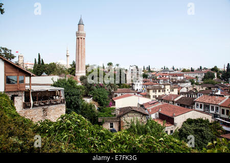 Minareto Yivli moschea di Antalya Foto Stock