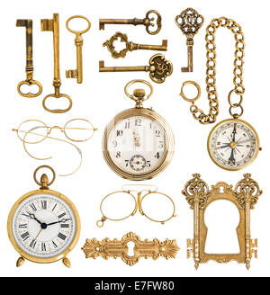 Raccolta di golden accessori antichi. tasti vintage, orologio, bussola, bicchieri, orologio da tasca, telaio isolato su bianco backgroun Foto Stock