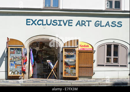 Un famoso negozio di souvenir nella città di Praga, Repubblica Ceca. Foto Stock