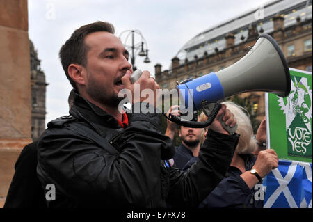 Glasgow, Scotland, Regno Unito. 16 Settembre, 2014. Attore Martin Compston indirizzo Scottish pro-indipendenza rally. Credito: Tony Clerkson/Alamy Live News Foto Stock