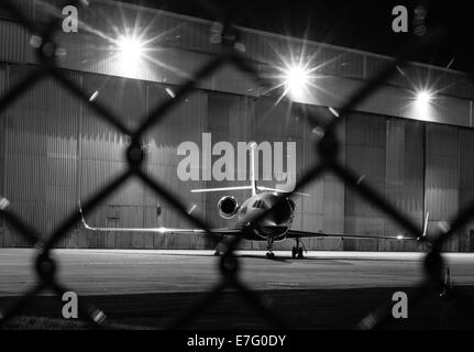 Michael Schumacher con Falcon 2000ex jet parcheggiato fino a East Midlands Airport Foto Stock