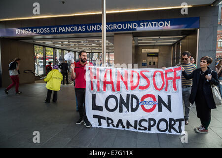 Londra, Regno Unito. 16 Settembre, 2014. "Hands Off London Transport' protesta alla stazione di King Cross 2014 Credit: Guy Corbishley/Alamy Live News Foto Stock