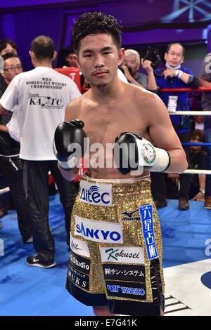 Tokyo, Giappone. 16 Sett 2014. Kazuto Ioka (JPN) Boxe : Kazuto Ioka del Giappone pone dopo aver vinto la 10R pesi mosca bout a Korakuen Hall a Tokyo in Giappone . Credito: Hiroaki Yamaguchi/AFLO/Alamy Live News Foto Stock