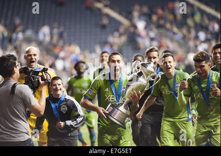 Chester, Pennsylvania, USA. 16 Sett 2014. CLINT DEMPSEY e il Seattle sirene FC celebrare dopo aver vinto il LAMAR HUNT U.S. OPEN CUP titolo con una vittoria di 3-1 contro l'Unione di Philadelphia in PPL Park di Chester PA Credito: Ricky Fitchett/ZUMA filo/Alamy Live News Foto Stock