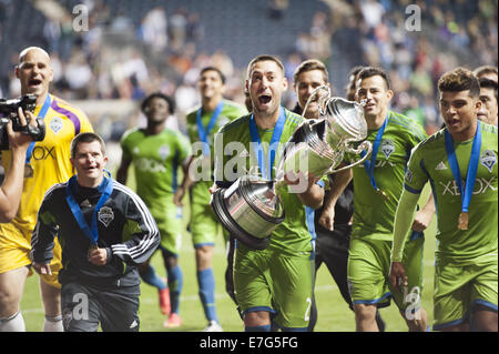 Chester, Pennsylvania, USA. 16 Sett 2014. CLINT DEMPSEY e il Seattle sirene FC celebrare dopo aver vinto il LAMAR HUNT U.S. OPEN CUP titolo con una vittoria di 3-1 contro l'Unione di Philadelphia in PPL Park di Chester PA Credito: Ricky Fitchett/ZUMA filo/Alamy Live News Foto Stock