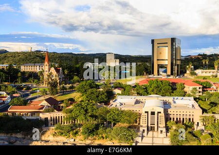 La Corte suprema, indipendenza Memorial Museum e la Chiesa di Cristo, a Windhoek, Namibia Foto Stock