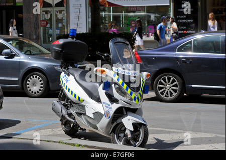 Un police bike a Praga, Repubblica Ceca. Foto Stock