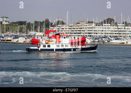 La Edgcumbe Belle, un piede traghetto passeggeri tra Admiral's Hard, Stonehouse, Plymouth e Cremyll in Cornovaglia Foto Stock