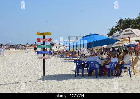 Segno sulla spiaggia Foto Stock