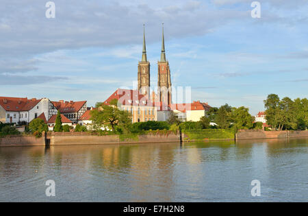 Ostrow Tumski isola sul fiume Oder con la cattedrale di Wroclaw, Polonia Foto Stock