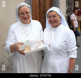 Le monache con gelato gelato Firenze Italia Foto Stock