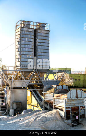 Cemento silo esterno Foto Stock