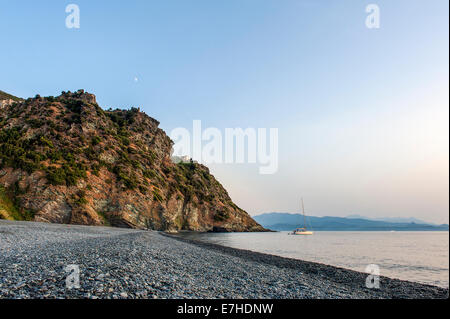 L'Europa, Francia, Corsica, Haute Corse, Cap Corse. Nonza. Black Pebble Beach. Foto Stock